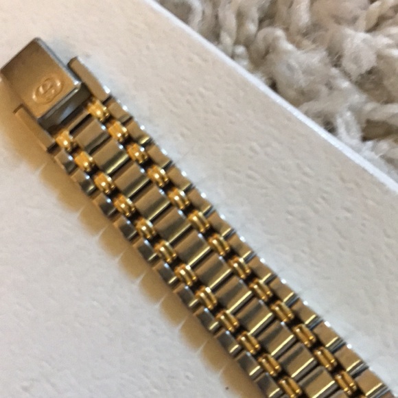 Original Vintage two toned Gucci collectors watch item - Picture 3 of 4